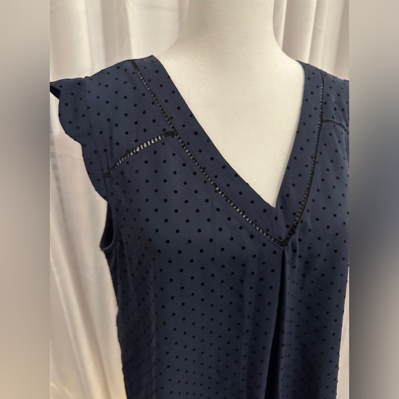 41Hawthorn Gina Scalloped Blouse Navy Polka Dot size Medium NWT - Picture 4 of 4